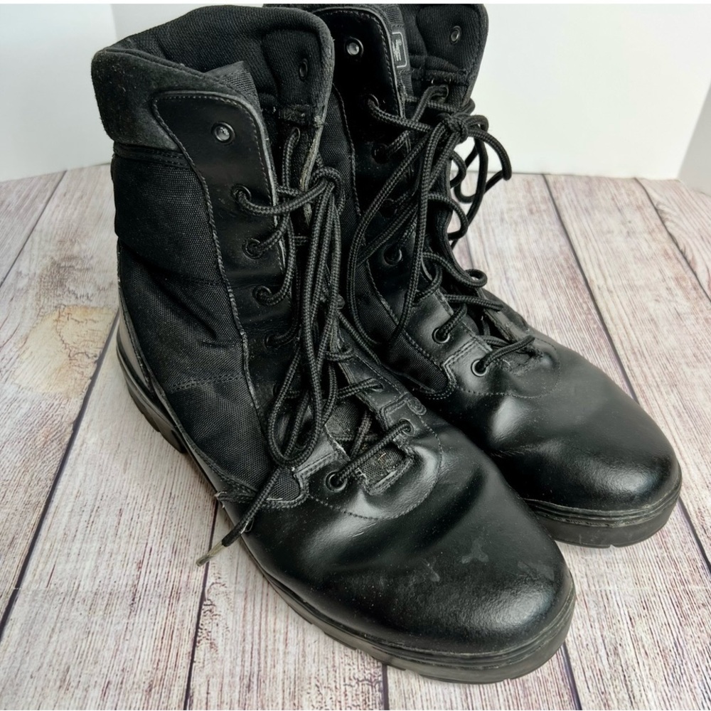 MAGNUM Black Combat Boots 11.5